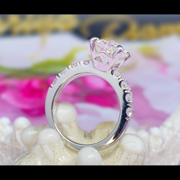 4.5ct moissanite ring with certificate - Picture 8 of 15